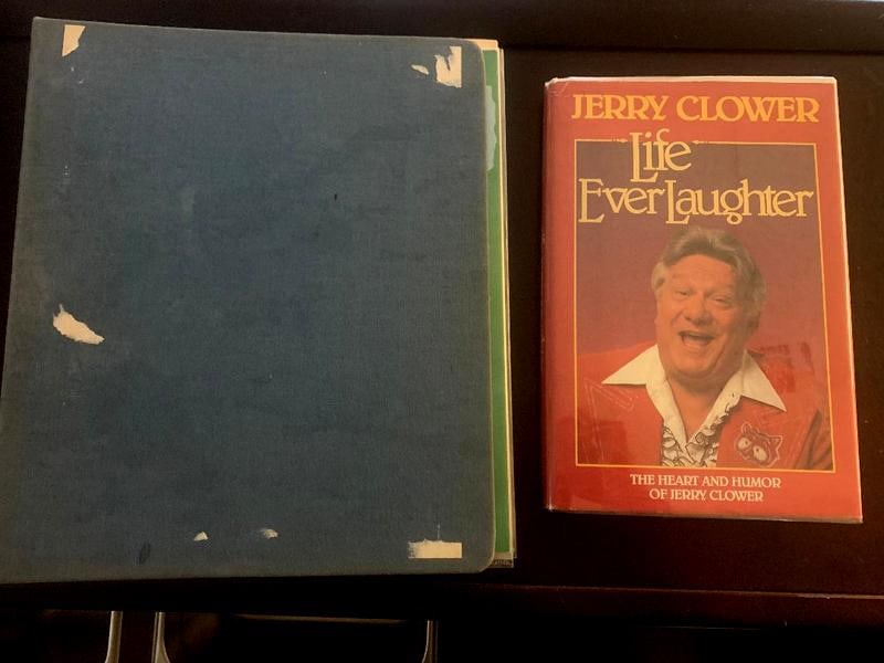 Huge Lot of Signed Vintage Country Music Legends Over 200 Signatures (1 of 4)