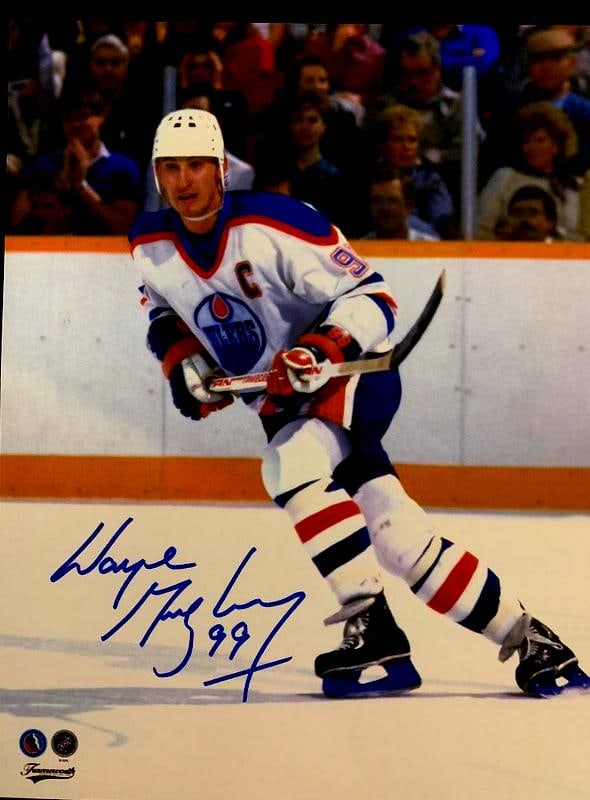 Gretzky, Wayne Signed Photo: Wayne Gretzky (1961- ) Hockey. Gretzky was arguably hockey's greatest player, he played for the Edmonton Oilers, Los Angeles Kings, St. Louis Blues and the New York Rangers during his long career. 8&r
