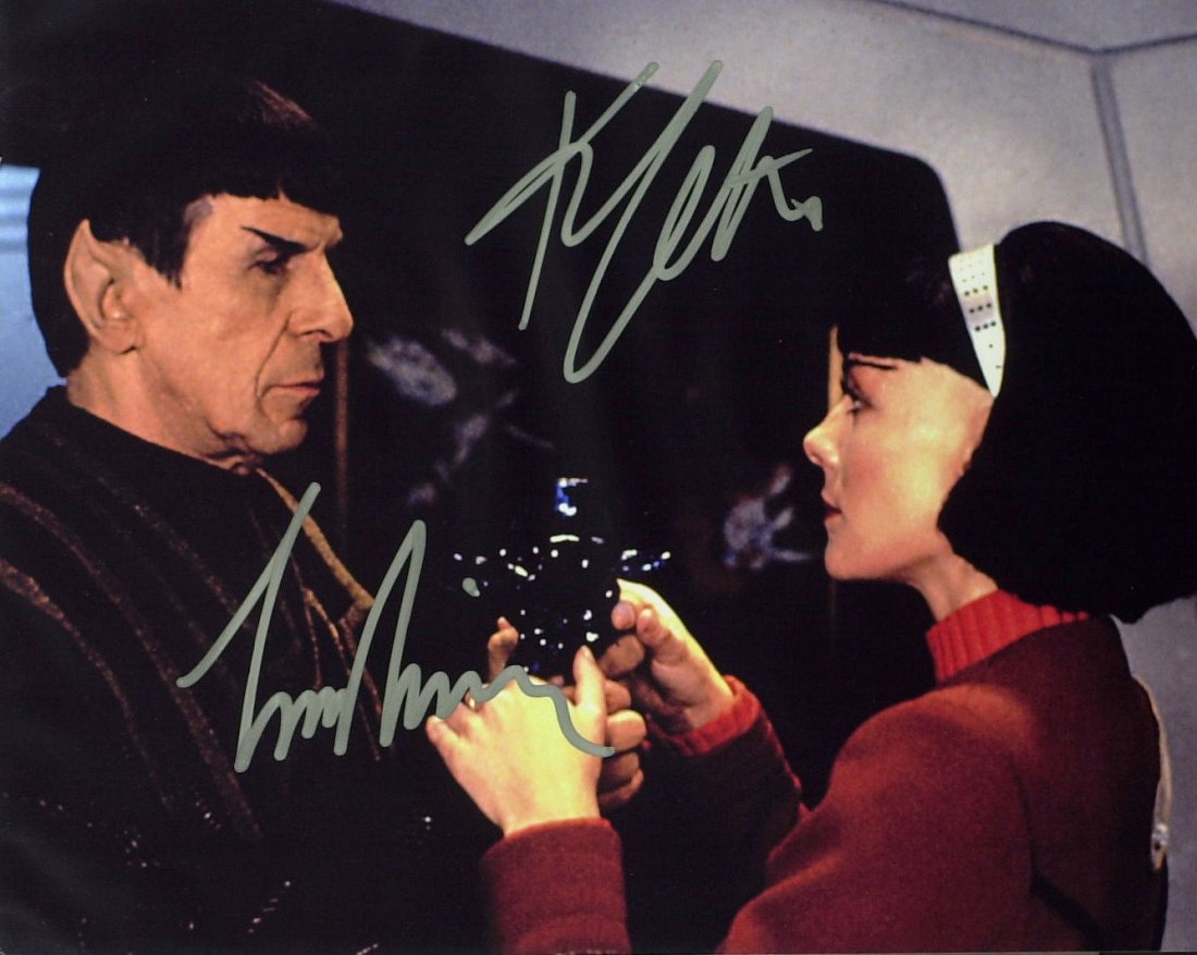 Star Trek - Photo Signed NIMOY and CATTRALL: Star Trek: Leonard Nimoy (1931- ) and Kim Cattrall (1956- ) Actors. Nimoy's most famous role is that of Spock in the original Star Trek series, and in multiple film, television, and video-game sequels