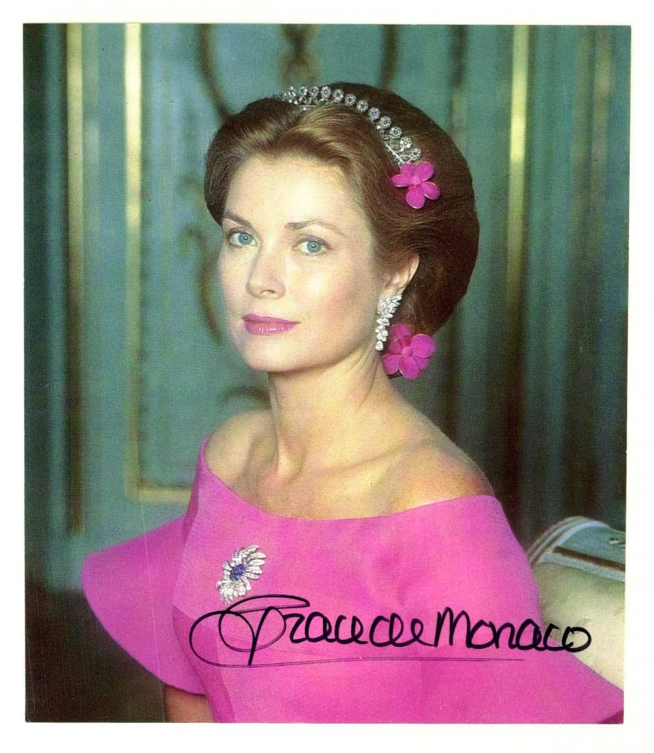 Actress, Princess GRACE KELLY - Photo Signed: Princess Grace (Grace Kelly) (1929-1982) Actress, Princess of Monaco. Grace gained critical and popular praise with her performances in High Noon, Mogambo and The Country Girl. Alfred Hitchcock saw se