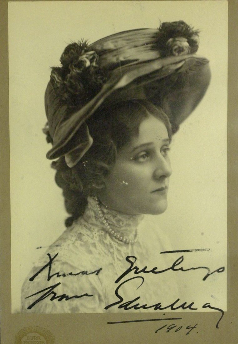 Stage Actress EDNA MAY - Cabinet Photo Signed: Edna May (Pettie) (1878-1948) Actress. May was famous for her leading roles in Edwardian musical comedies. In 1897, she played Violet Grey in The Belle of New York with only moderate success. The foll