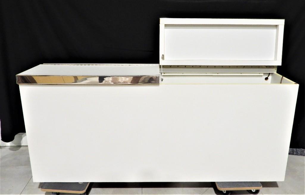 1970s Pierre Cardin Queen Size Headboard Nightstands Mid-Century Modern: Pierre Cardin queen size Headboard with matching night stands. This set includes a queen size headboard cabinet with double lift-up doors for storage and a pair of double door nightstands each with a