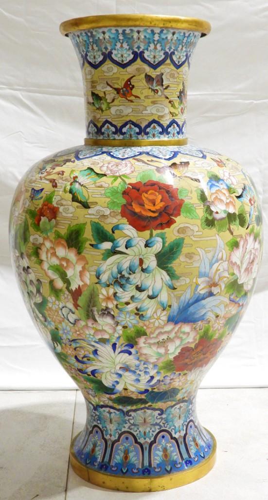 A Large colorful Chinese cloisonne vase. (1 of 7)