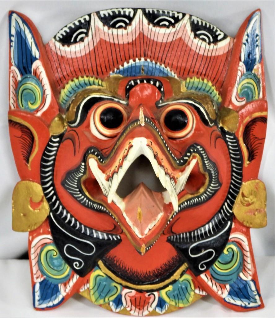 Balinese Wood Mask Garuda bird red Hand Carving Indonesian: Balinese Wood Mask Garuda bird red Hand Carving Indonesian DIMENSIONS: Height 8 inch / 20 cm Length 6.50 inch / 16,5 cm Depth 5 inch / 13 cm