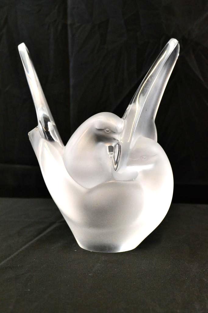 Lalique France "Sylvie" Dove Vase. (1 of 12)