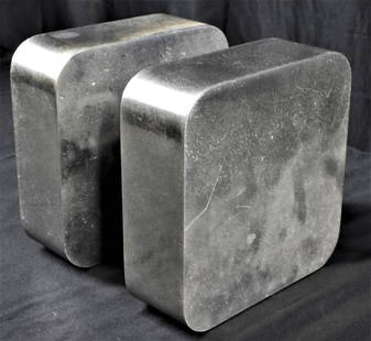 Pair of square bookends, likely to be stainless steel by William Sklaroff.: Pair of square bookends, likely to be stainless steel and marked Radius One Smith Metal Arts designed by William Sklaroff. DIMENSIONS: Height: 6 inch / 15,3 cm Length: 6 inch / 15,3 cm