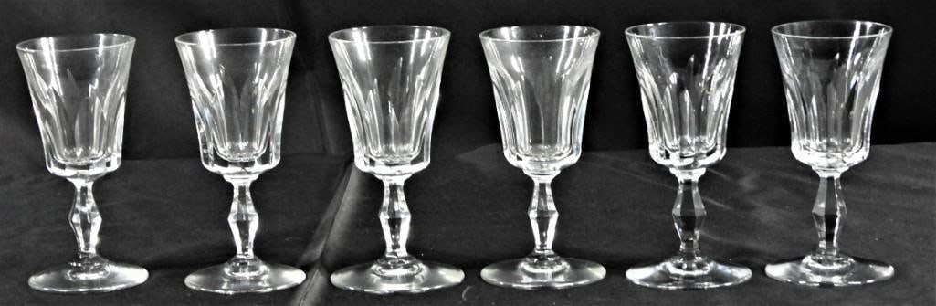 Six vintage BACCARAT SHERRY PORT GLASSES: Six vintage BACCARAT SHERRY PORT GLASSES DIMENSIONS : Height :4 inch / 10 cm Top Diameter: 1.60 inch / 4,9 cm Base Diameter: 2 inch / 5 cm