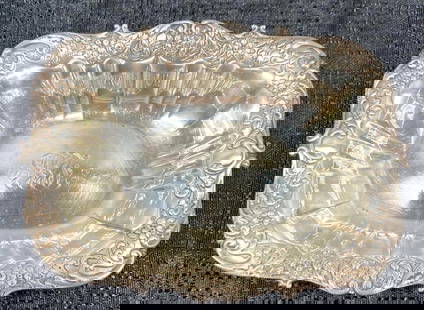 Rectangular sterling silver Serving Plate by Gorham: Rectangular sterling silver Serving Plate by Gorham DIMENSIONS : Length: 7.25 inch / 8,4 cm Width: 5.40 inch / 13,7 cm Weight: 3