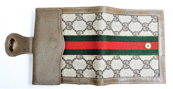 Vintage Gucci 80s wallet: Vintage Gucci 80s wallet Length 8.25 inch Width 4.5 inch
