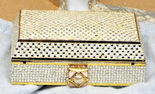 Judith Lieber Rhinestone encrusted evening bag with shoulder strap and matching acessories: Judith Lieber Rhinestone encrusted evening bag with shoulder strap and matching acessories Height 2 inch Length 5 inch Width 3 inch