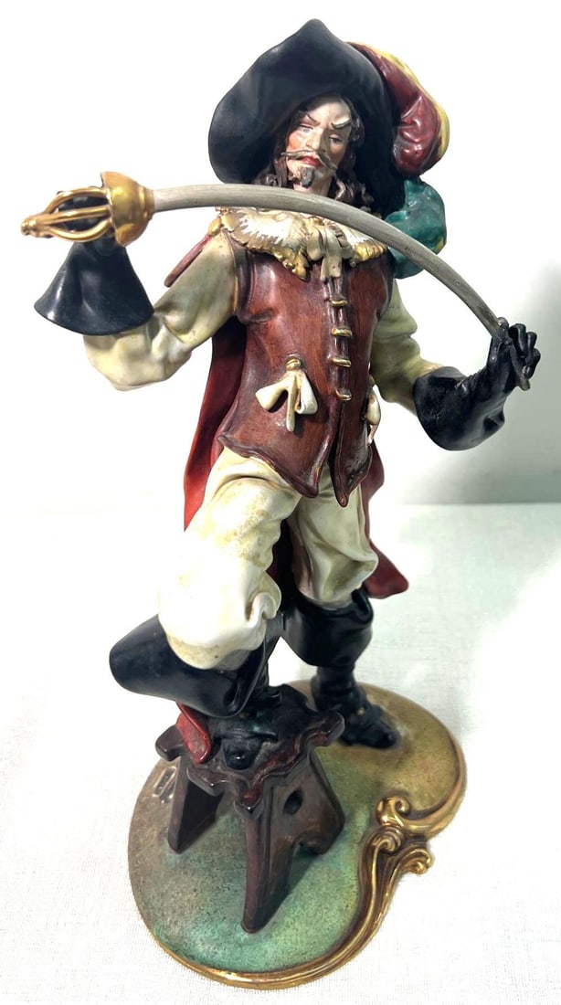 Porcelain Statue Musketeers Aramis by Eugenio Pattarino from Italy: Porcelain Statue Musketeers Aramis by Eugenio Pattarino from Italy DIMENSIONS :Height: 11.75 inch / 30 cm Length: 6 inch / 15,3 cm Width: 5 inch
