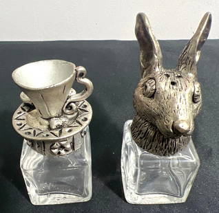 Set of  a Cup and rabit head  Salt and Pepper Shakers - Silvie Goldmark: Set of a Cup and rabit head Salt and Pepper Shakers - Silvie Goldmark DIMENSIONS Rabbit Height: 3 inch / 7,6 cm DIMENSIONS Cup Height: 2.40 inch / 6 cm