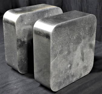 Pair of square bookends, likely to be stainless steel by William Sklaroff.: &nbsp;Pair of square bookends, likely to be stainless steel and marked Radius One Smith Metal Arts designed by William Sklaroff.DIMENSIONS: Height: 6 inch / 15,3 cm&nbsp; &nbsp; &nbsp; &nbsp; &nbsp; &