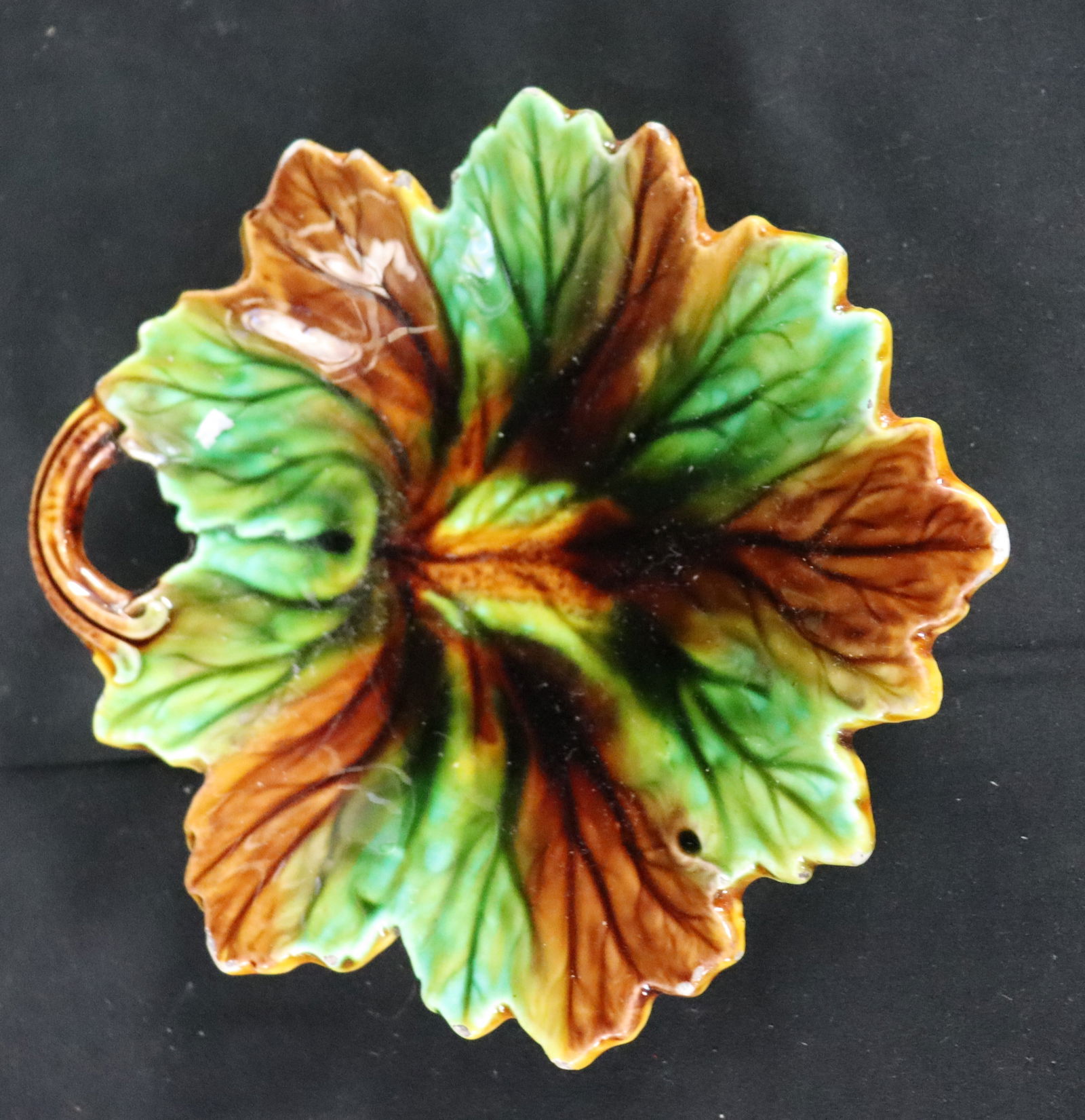 MAJOLICA LEAF DISH (1 of 8)
