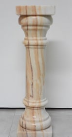 MABLE COLUMN PESDESTRAL