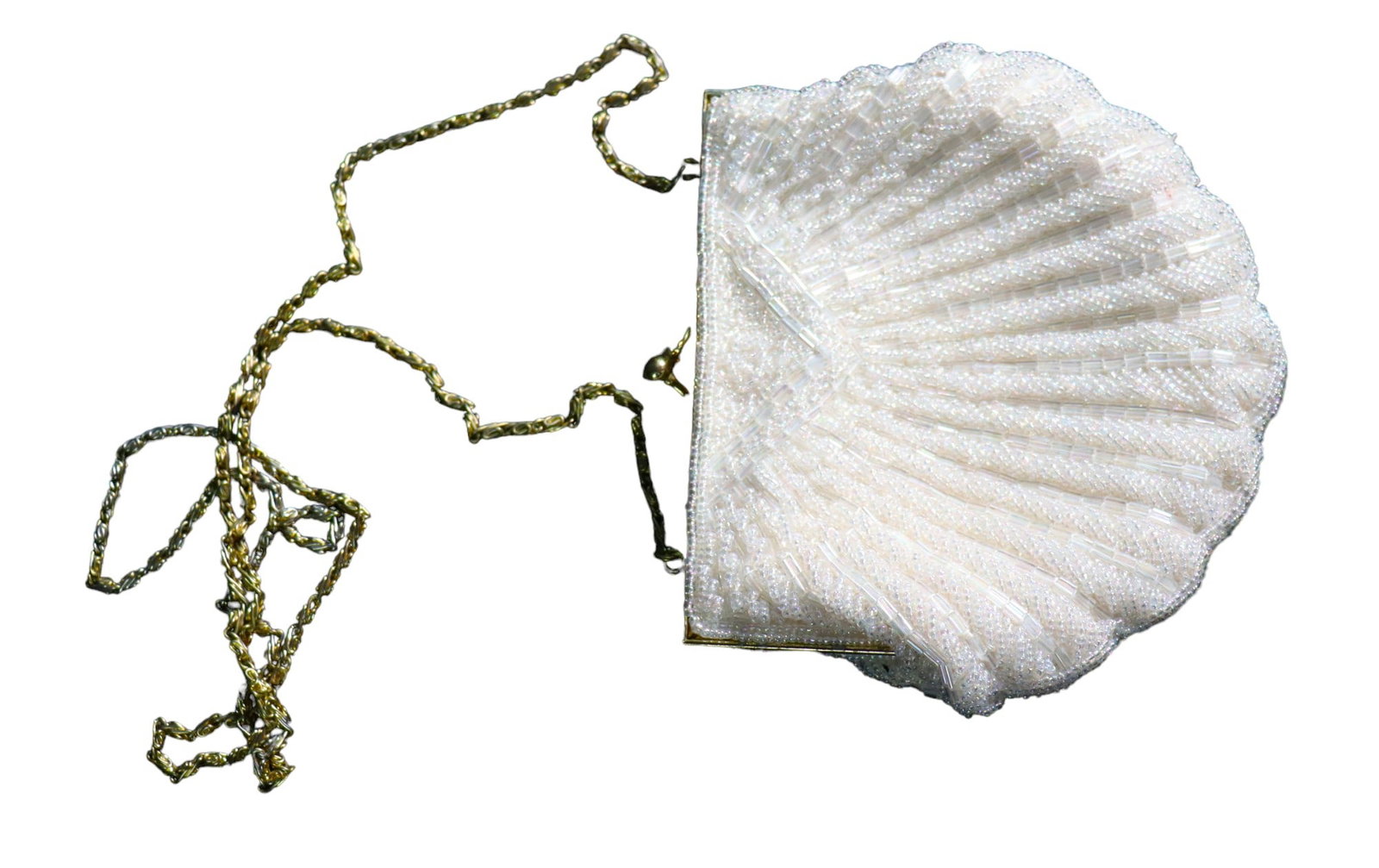 Vintage 80s beaded purse with gold tone frame and chain strap: Vintage 80s beaded purse with gold tone frame and chain strap, LA Regale with Original Tag DIMENSIONS: Height: 5.50 inch / 14 cm &nb
