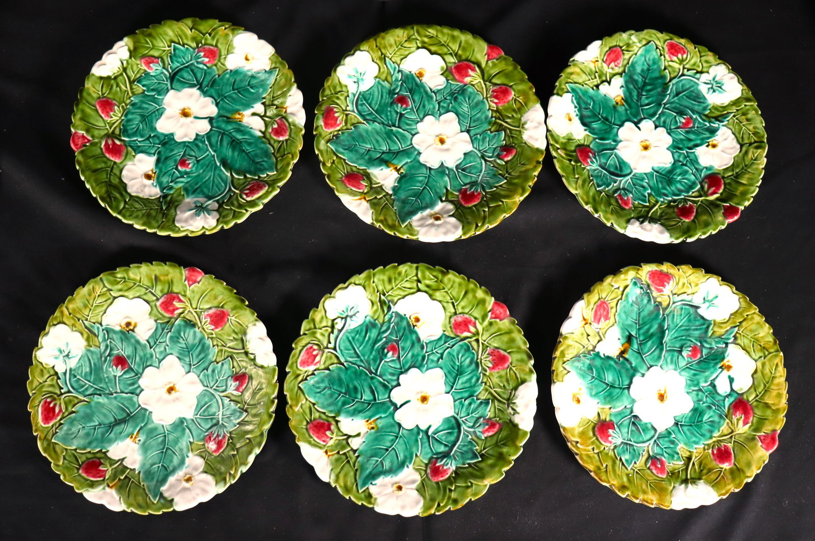 SIX Majolica Plates Strawberry Plate with Floral and Foliage Deco from France (1 of 11)