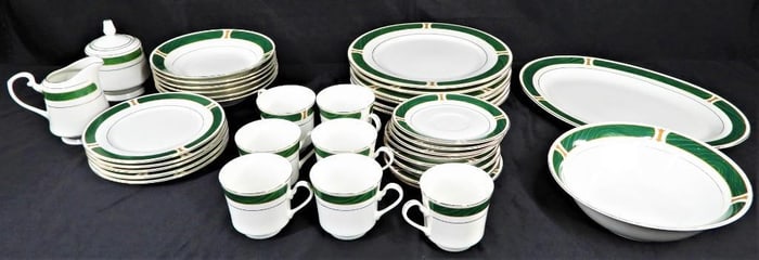 MAJESTY Fine China Malachite porcelain partial set 36 pieces