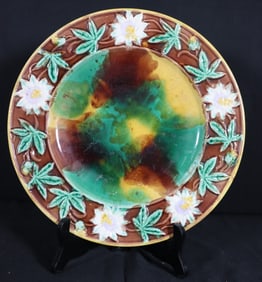 MAJOLICA PASSION FLOWER PLATE WEDGWOOD