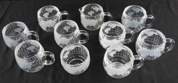 VINTAGE NESTLE NESCAFE ETCHED CLEAR GLASS HEAVY WORLD GLOBE MUGS EUC SET