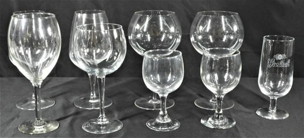 Assortment of 9 wine glasses