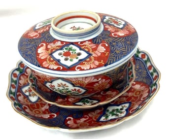 Lot of 4 Chinese Porcelain matching piece