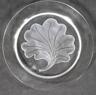 Lalique Crystal Capucines Leaf Dessert Plate: Lalique&nbsp;Crystal&nbsp;Capucines Leaf Dessert Plate DIMENSIONS: &nbsp;Diameter:&nbsp;8.50 inch / 21,5 cm &nbsp; &nbsp; &nbsp; &nbsp;Shipping: Basel Auction House will refer local third-party USA an