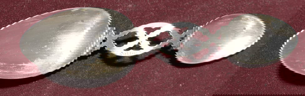 Sterling Silver Doctors Folding Spoon by Black Starr & Frost: Sterling Silver Doctors Folding Spoon - Double Folding Spoon by&nbsp;Black Starr &amp; Frost&nbsp; DIMENSIONS: Height:&nbsp; 6.80 inch / 17,3 cmWEIGHT:&nbsp;&nbsp;1.34 Oz / 38,1 Gr&nbsp; &nbsp; &nbsp;