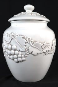 Seattle Inspirado Stonelite Cookie Jar, White Embossed Grapes