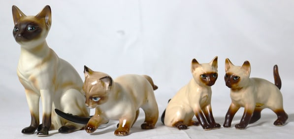 Vintage Siamese four Piece Set Brown Beige Blue Eyes Momma and three Kittens Ceramic from Japan