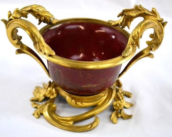 Beautiful Cover pot lacquered steel red and gold. mount Louis XV foliage
