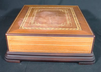 Beautiful CIGAR HUMIDOR by José Ernesto Aguilera