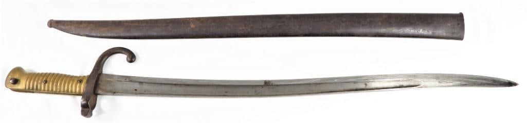 French Chassepot Rifle BAYONET Model 1866: French Bayonet Model 1866, made by Manufacture Nationale d'armes de ChatelleraultDIMENSIONS TOTAL: Length 28 inch / 71 cmDIMENSIONS BLADE: Length 22.50 inch / 57,3 cm Shipping: Basel Auction House
