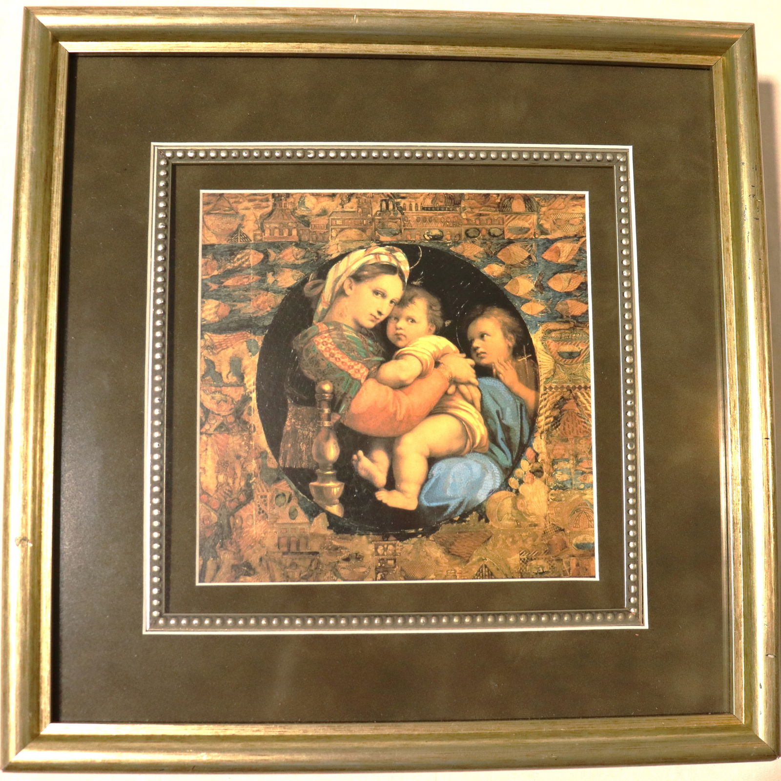 Framed print of the famous painting "Madonna della Seggiola" (1 of 5)
