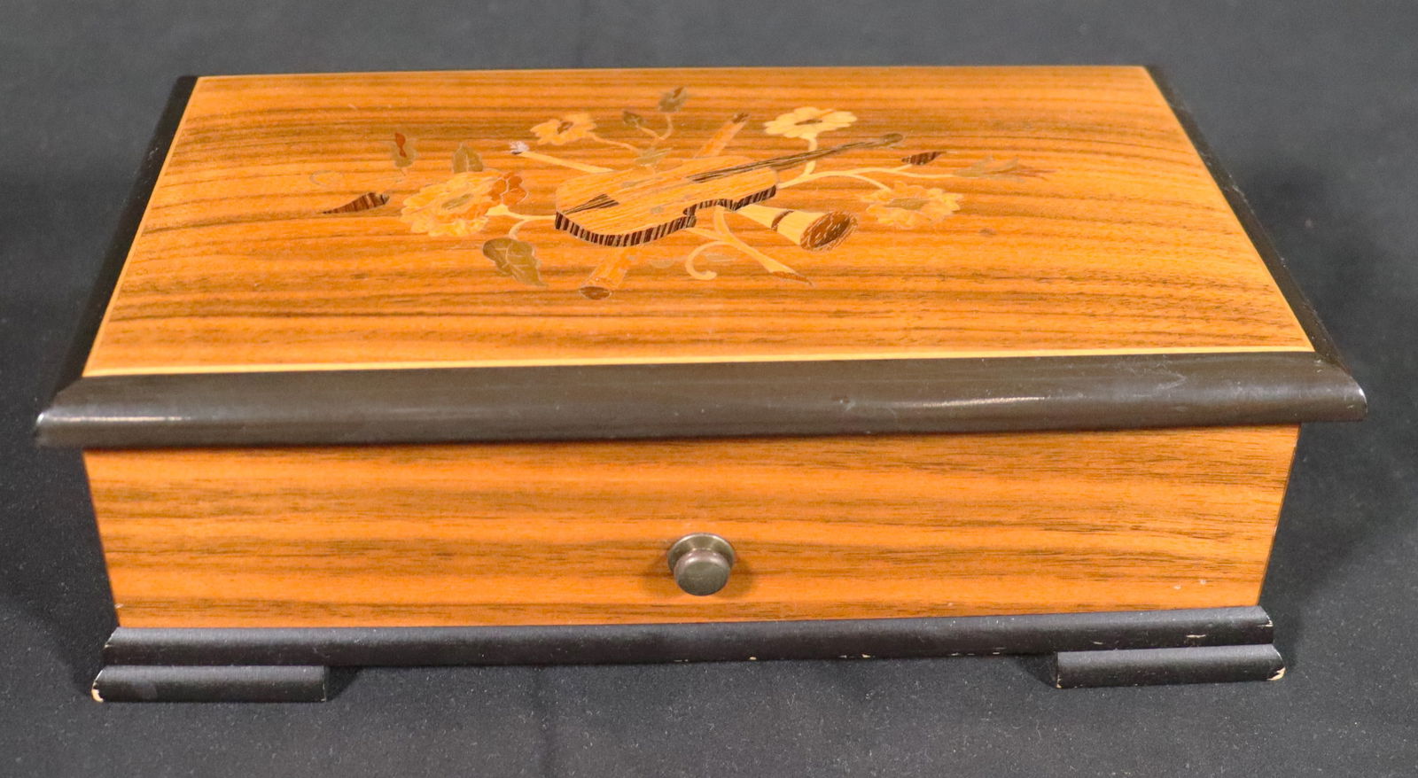 Vintage Reuge Sainte Croix MUSIC BOX CH 3/72 number 37218 (1 of 11)