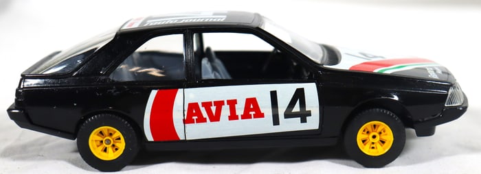 Vintage diecast scale model of a Renault Fuego. 1:24 scale model produced by Bburago