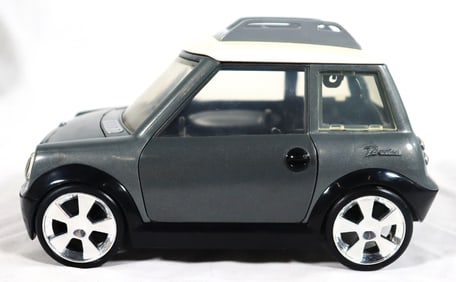 Vintage Lil' Bratz Grey Mini Coupe toy car by MGA Entertainment.