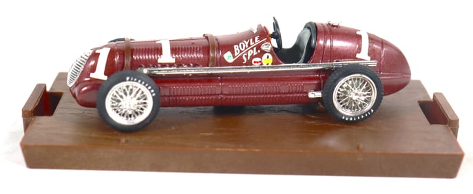 Vintage diecast model of the Maserati 8CTF "Boyle Special" race car with case