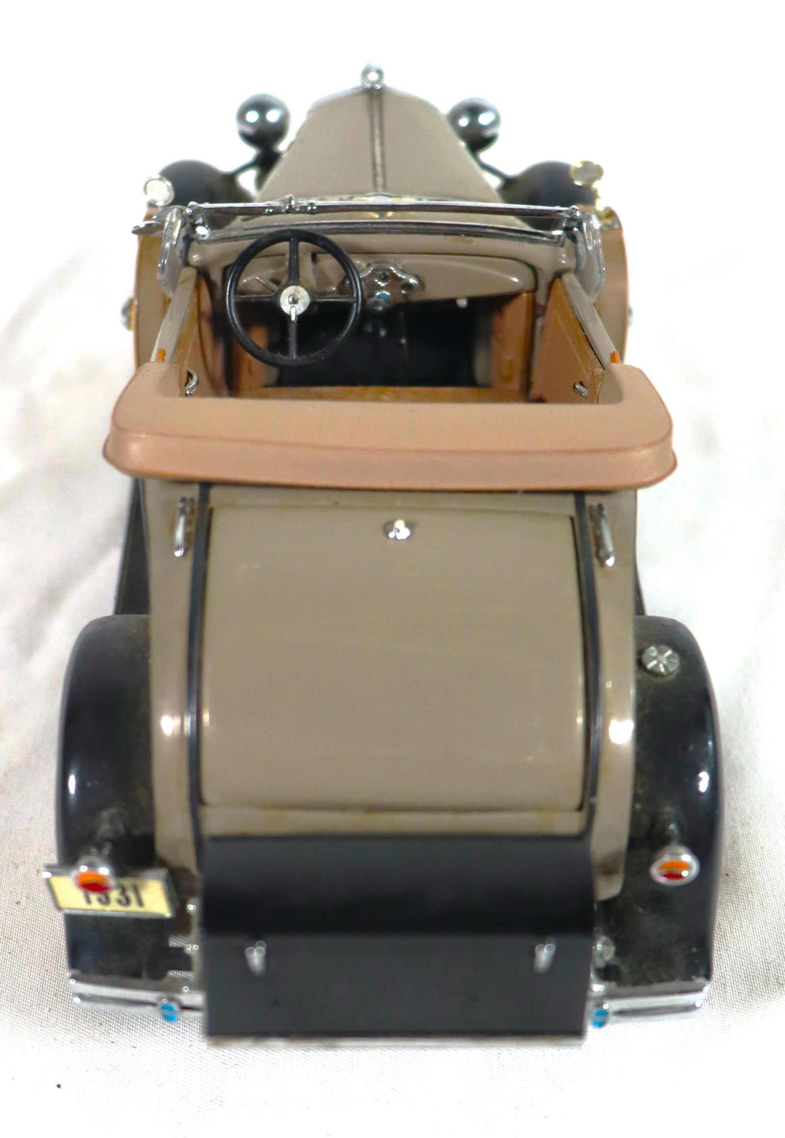 Vintage Danbury Mint 1931 Ford Model A Roadster diecast model car. - 7