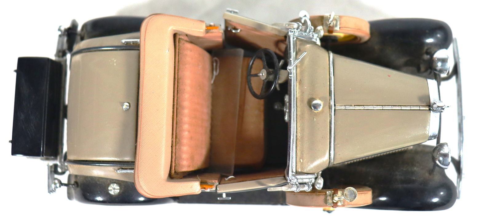 Vintage Danbury Mint 1931 Ford Model A Roadster diecast model car. - 8