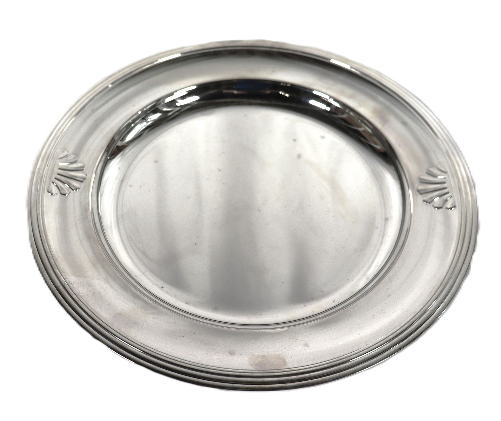 Round serving Platter from Christofle France in silver-plated,: Round serving Platter from Christofle France in silver-plated, ? The silver-plated round platter can be used for presentation or serving. It can also be used as a serving platter. DIMENSIONS: He
