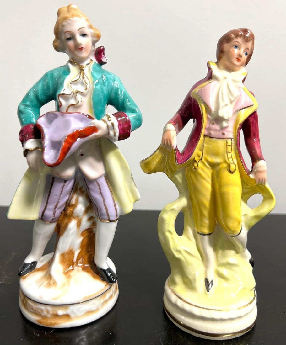 Two Vintage Porcelain Figurines of Gentlemens (1 of 8)