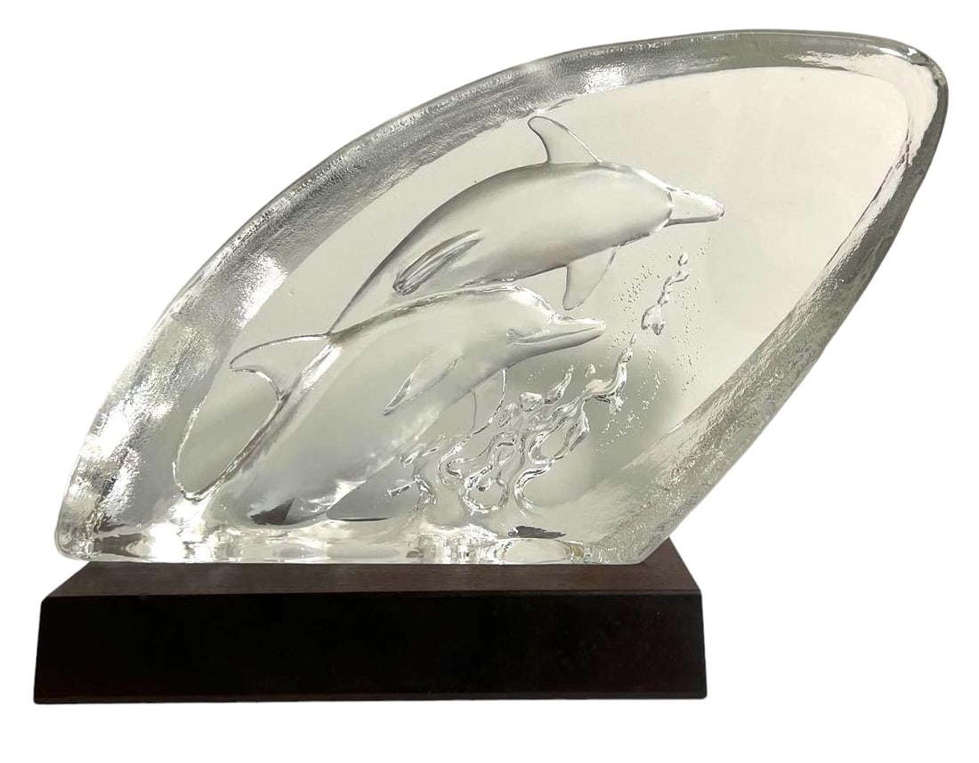 Large DOLPHINS GLASS SCULPTURE by Mats Jonasson: Large DOLPHINS GLASS SCULPTURE by Mats Jonasson Artist: Mats Jonasson Manufactured at Mats Jonasson Crystal Studios in Maleras, Sweden Swedish sculptor Mats Jonasson's enthusiastic devotion to