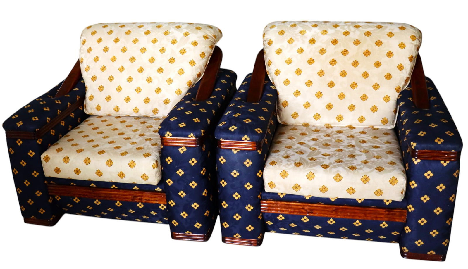 Superb Vintage pair of cubic armchairs from the Art Deco style. The fabric is in perfect condition: Superb Vintage pair of cubic armchairs from the Art Deco style. The fabric is in perfect conditionDIMENSIONS for each one: Height: 33 inch / 84 cm 