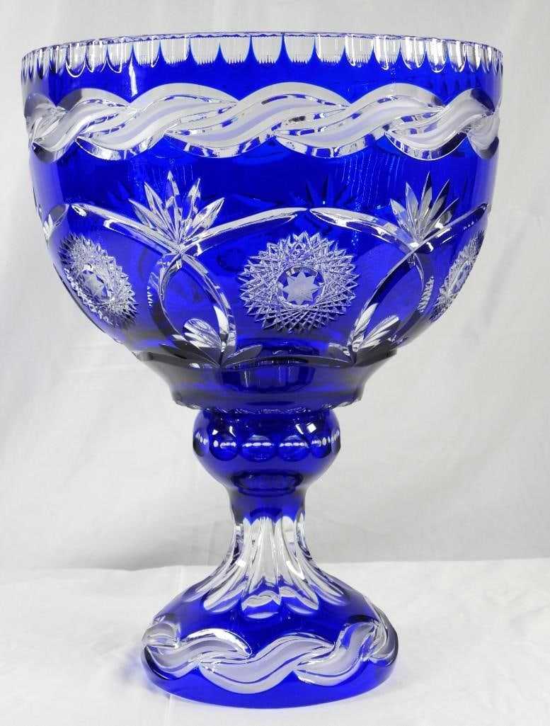 Late 20th century Bohemian cobalt blue cut crystal large footed compote: Late 20th century Bohemian cobalt blue cut crystal large footed compote. DIMENSIONS: Height: 15.50 inch / 39,5 cmTop Diameter: 11.50 inch / 29,5 cmBase Diameter: 6.50 inch / 16,5 cm Shipping: Basel Au