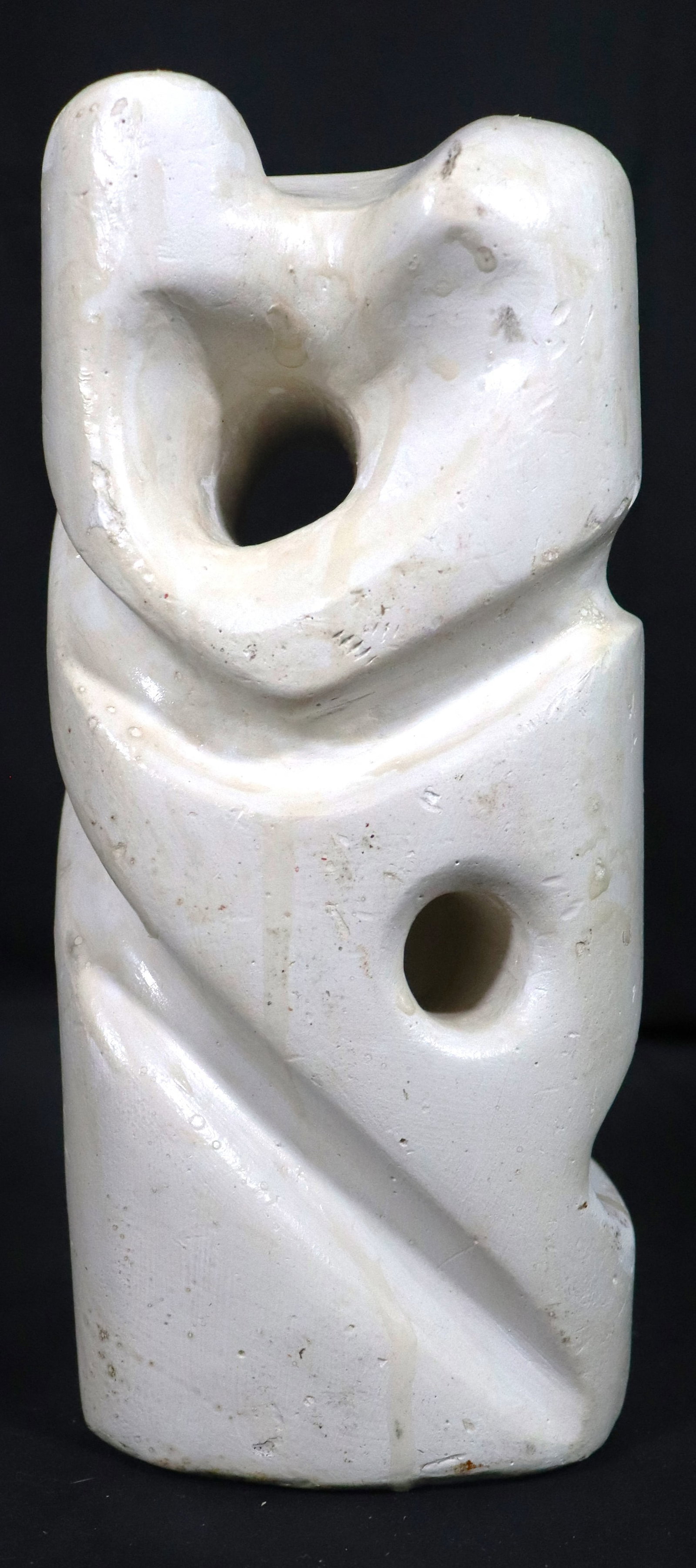 White Sculpture made of Plaster by Carlos Sobrino from 1959 with COA: White Sculpture made of Plaster by Carlos Sobrino from 1959 with COA Sculpture has some imperfection, comes with provenance from Oscar FerrerDIMENSIONS: Height: 9.80 inch / 25 cm