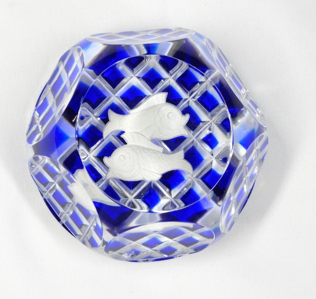 Paperweight with Pisces zodiac symbol from Baccarat: Paperweight with zodiac symbol from Baccarat, signed with acid stamp Diameter 2 1/2 inches 