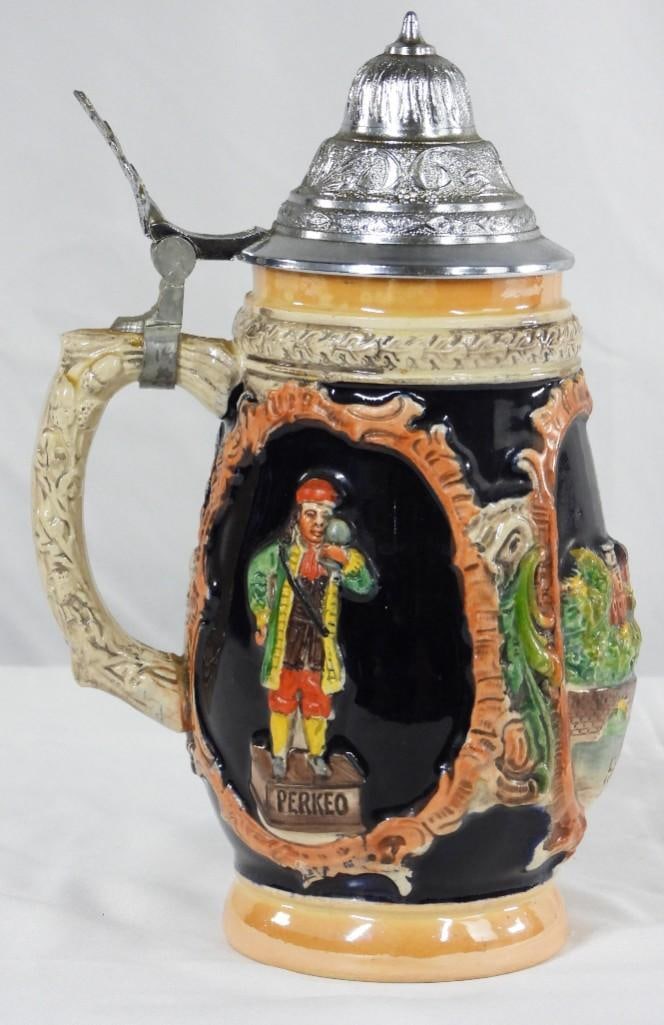 Vintage Lidded Beer Stein, with Hand Painted Scene: Vintage Lidded Beer Stein, with Hand Painted Scene Nicely decorated stein made in Germany. DIMENSIONS: Height 8.50 inch / 21,5 cm 