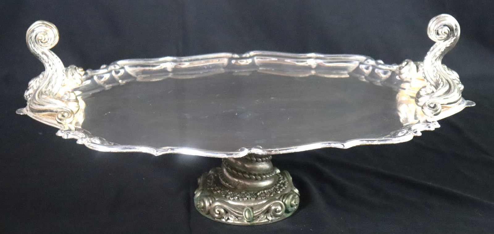 Large Fautin Italian Silverplate Cake Stand, signed "Fautin": Large Fautin Italian Silverplate Cake Stand, signed "Fautin" DIMENSIONS: Height: 9 inch / 23 cm Leng