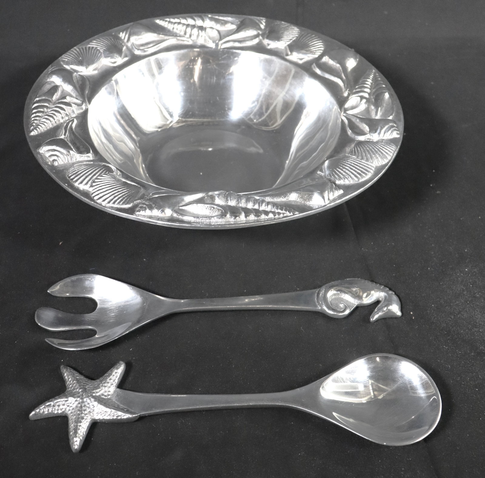 Vintage MARIPOSA BRILLANTE SALAD BOWL & SERVING UTENSILS dated 1993 made in MEXICO: Vintage MARIPOSA BRILLANTE SALAD BOWL & SERVING UTENSILS dated 1993 made in MEXICO DIMENSIONS: Height 3.50 inch / 9 cm 